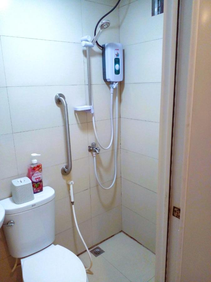 Makati Poblacion Hotel Mandaluyong Kültér fotó