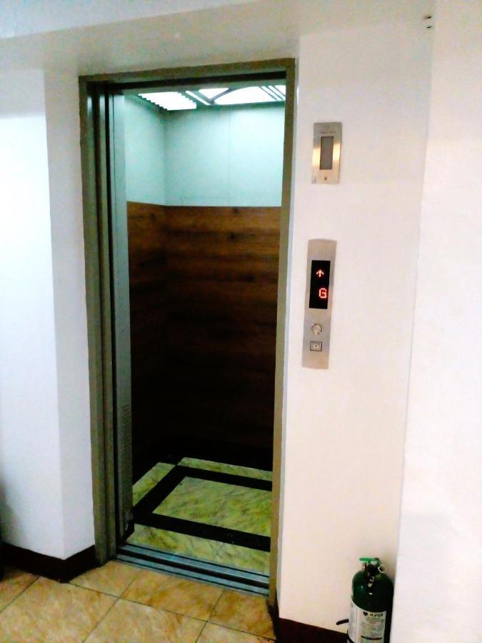 Makati Poblacion Hotel Mandaluyong Kültér fotó